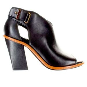 New in box Vince Camuto Faydra Bootie
